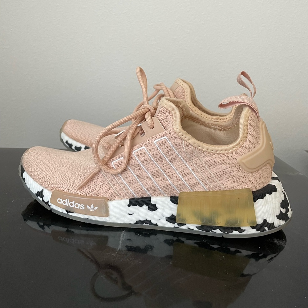 Adidas NMD R1 originals women’s halo blush spotted